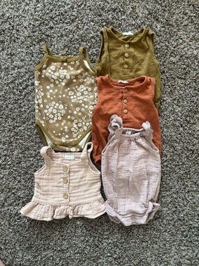 *7 PIECES* Jamie Kay Baby Bodysuits 6-12 Month